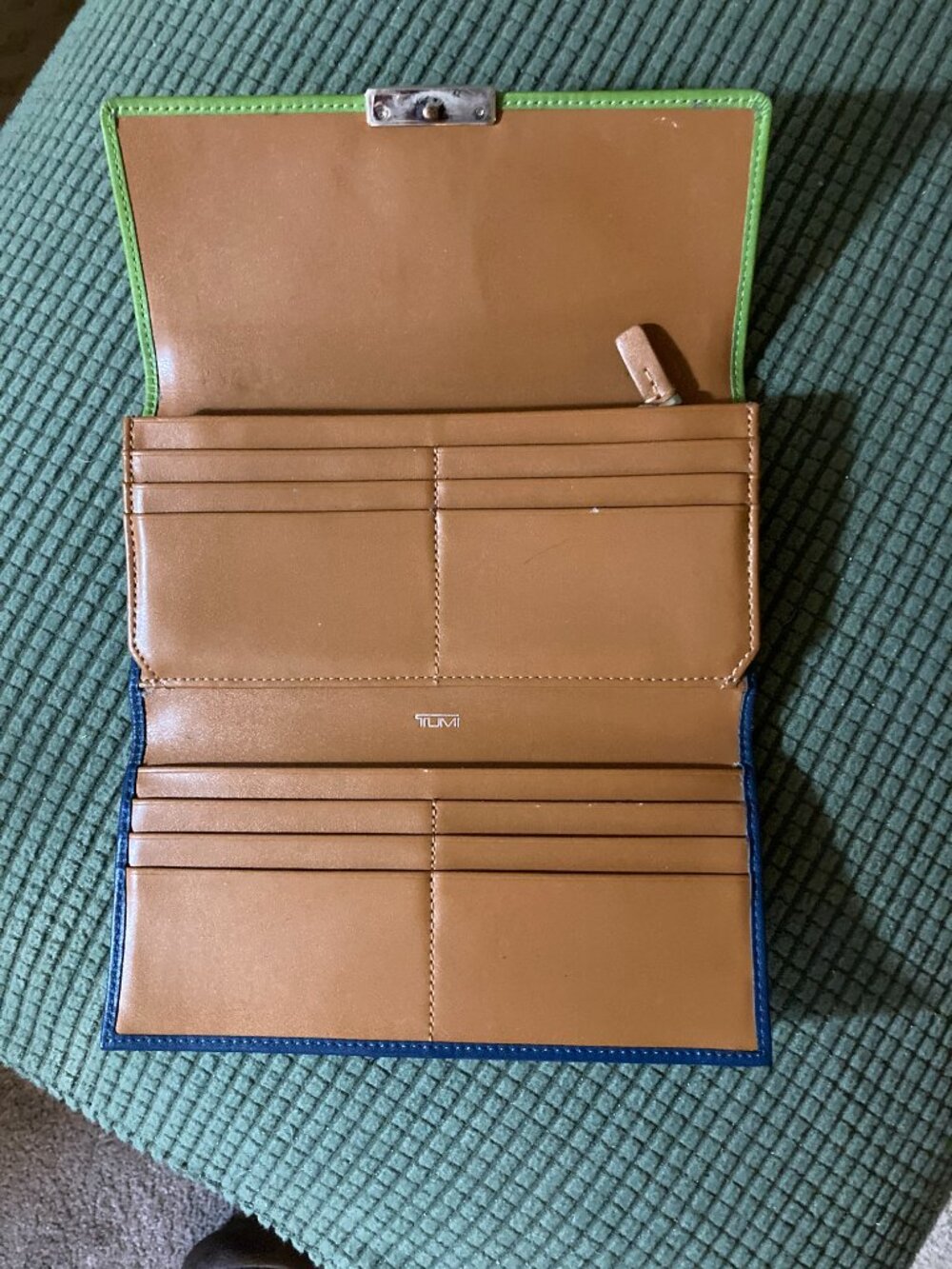 TUMI WOMENS WALLET -SLIM PROFILE 12 CARD SLOT - Picture 3 of 4